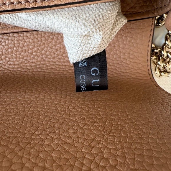 Gucci SoHo Disco GG Crossbody Flap Camelia Beige bag - Picture 13 of 16